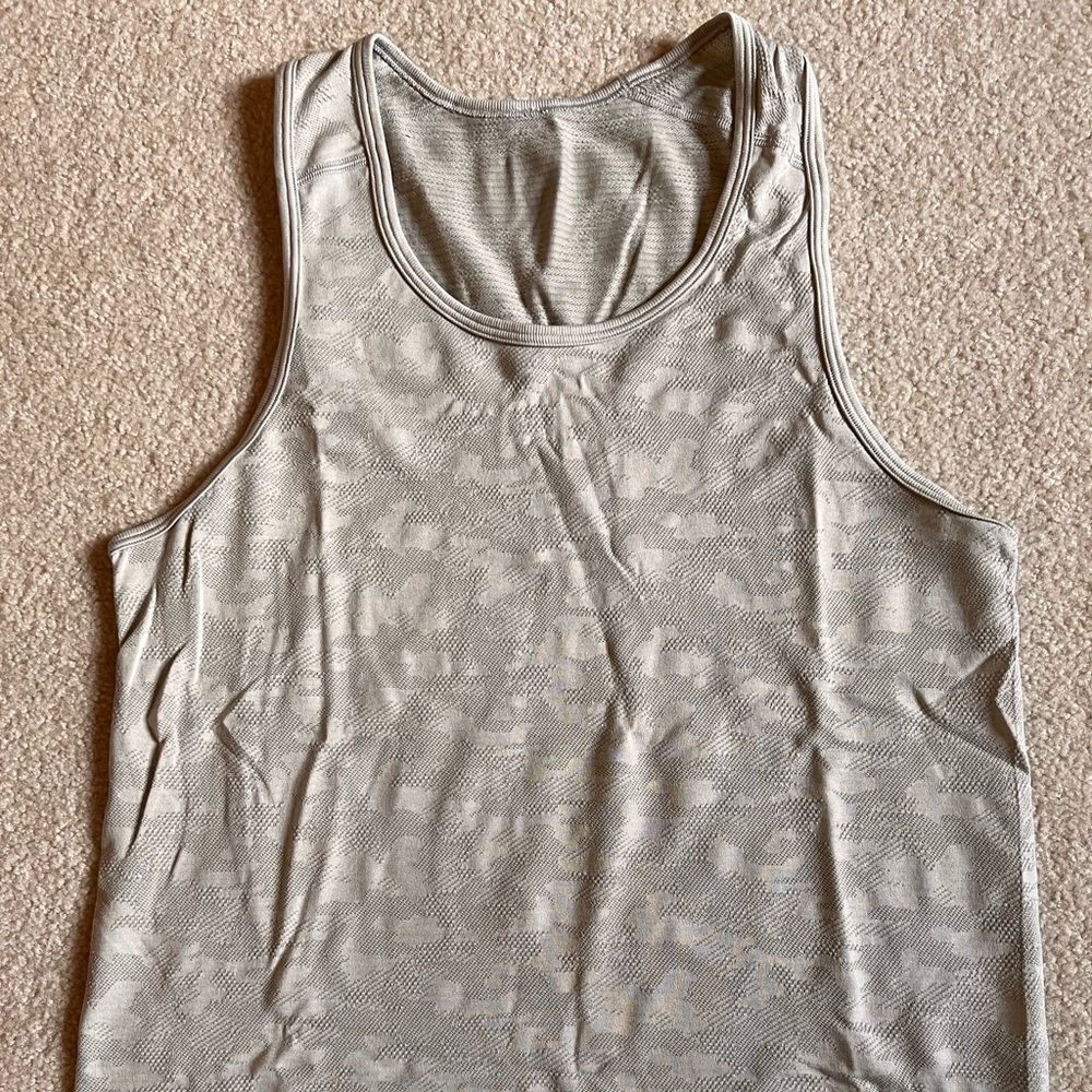 Mens small lululemon tank - white camo